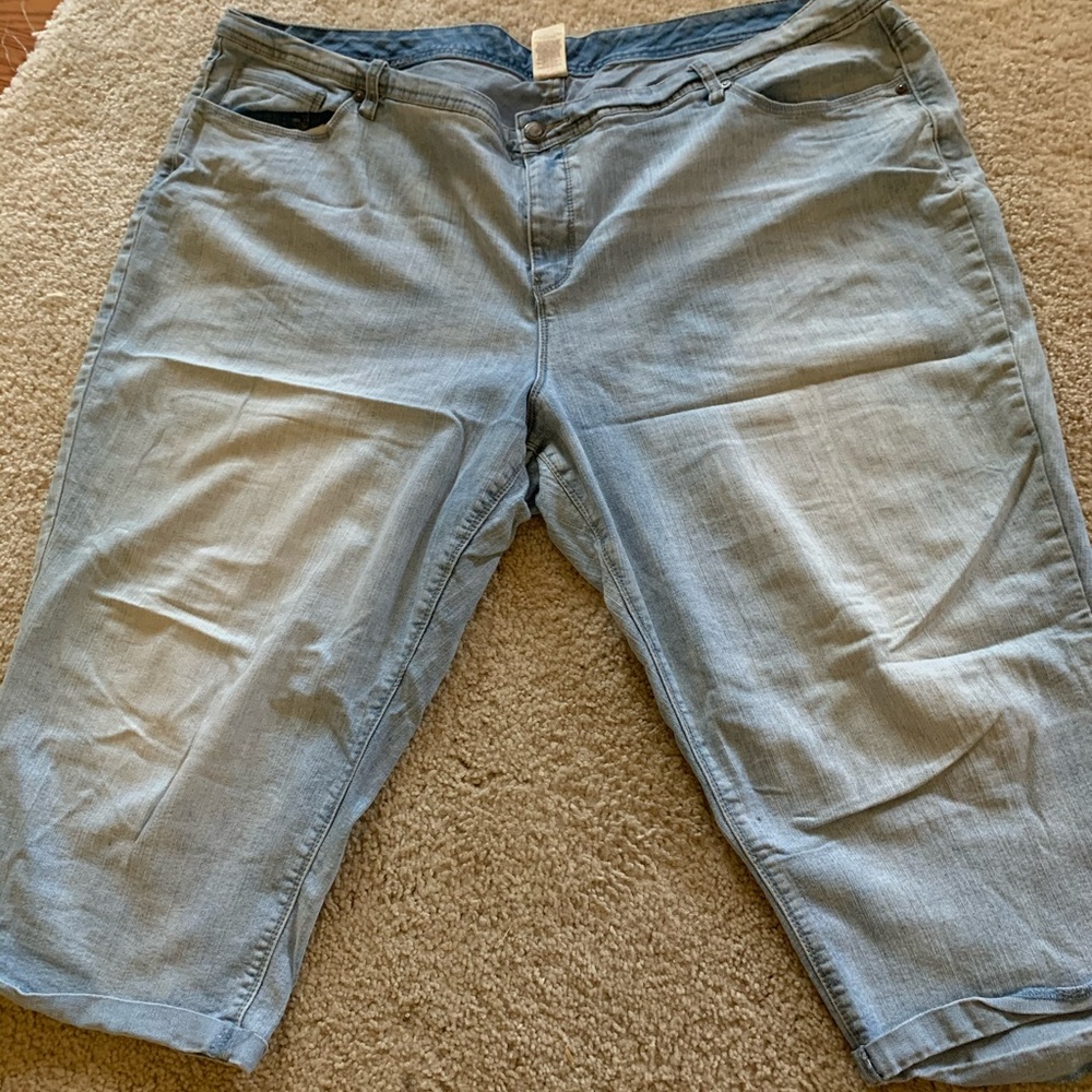 Light Blue Capri